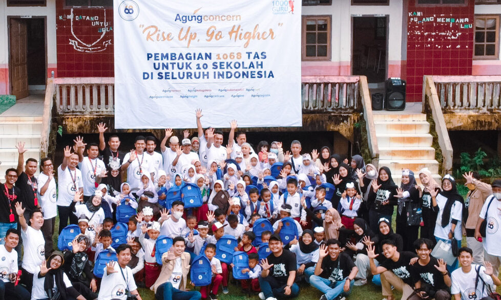 Rayakan HUT Ke-68, Agung Concern Bagikan 1068 Tas Sekolah