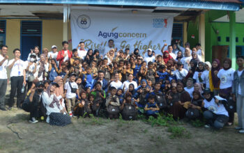 Rayakan HUT Ke-68, Agung Concern Bagikan 1068 Tas Sekolah
